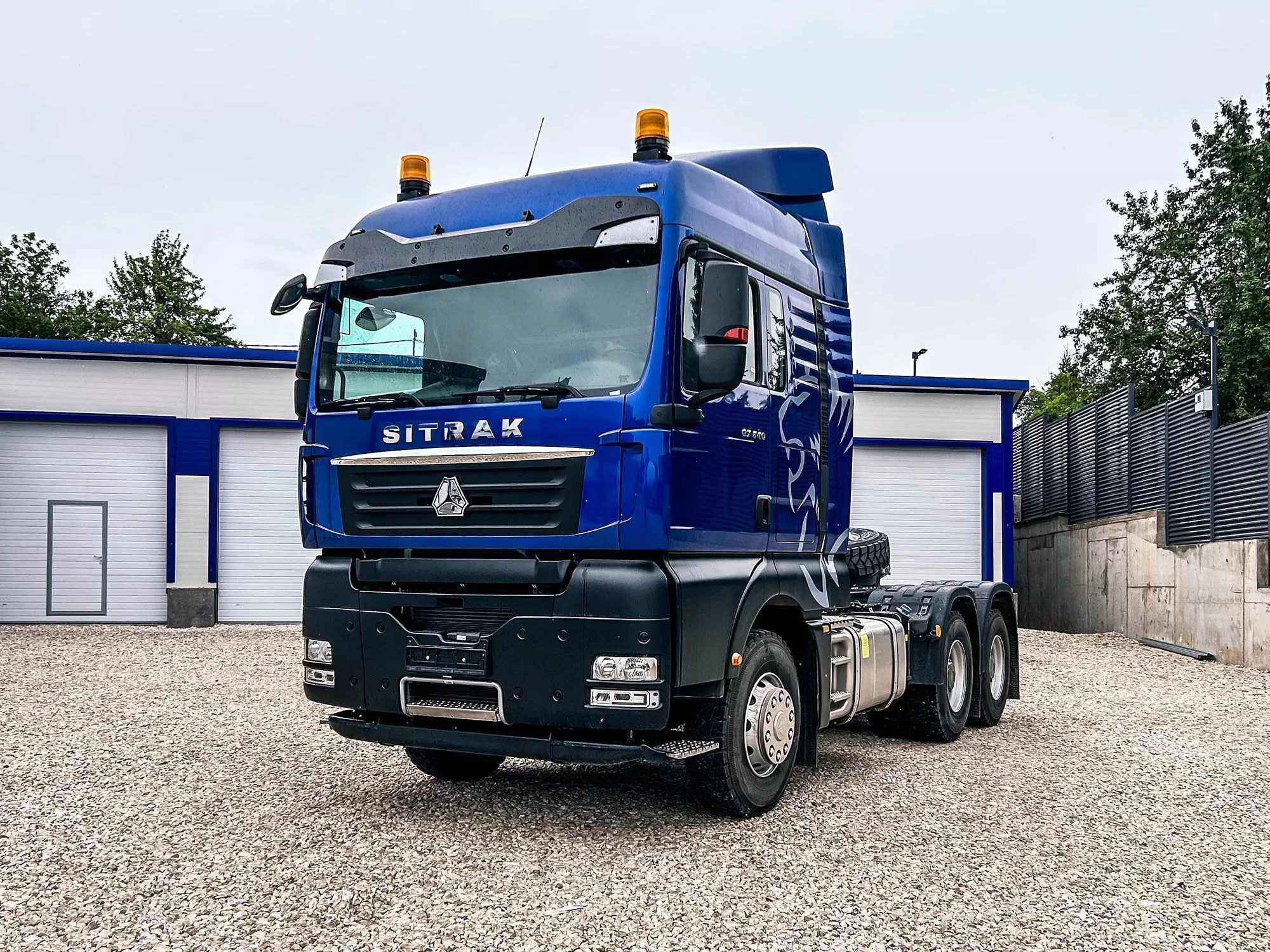 Sitrak 6x2 с АКПП